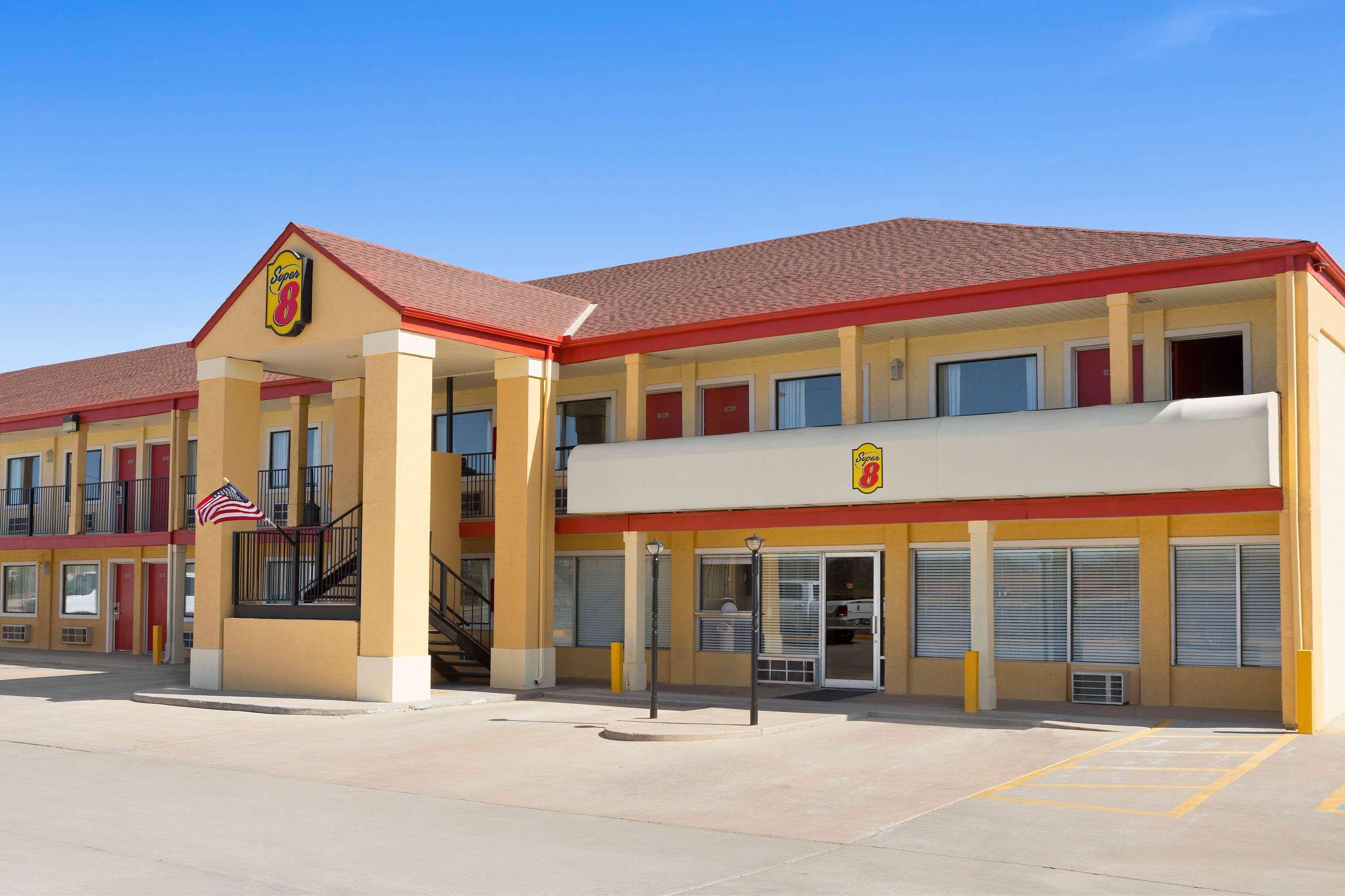 Hotel Super 8 By Wyndham Woodward Exterior foto